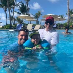 Meet your Posher, Celia margarita